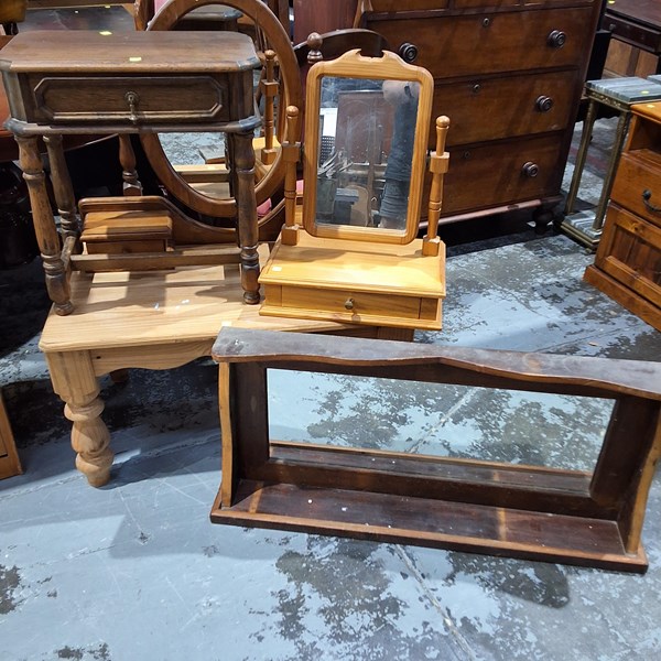 Lot 368 - FURNITURE LOT