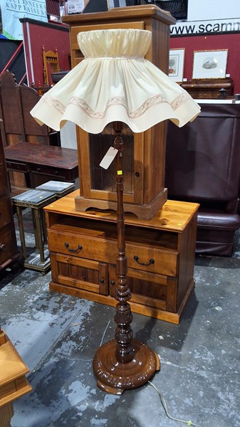 Lot 135 - STANDARD LAMP