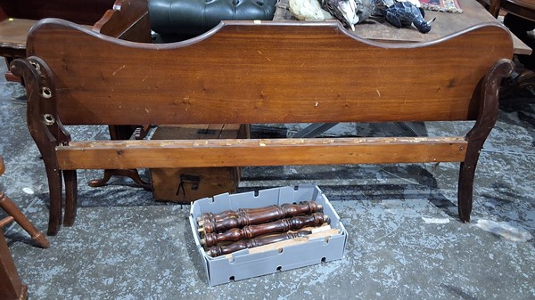 Lot 436 - MINERS COUCH