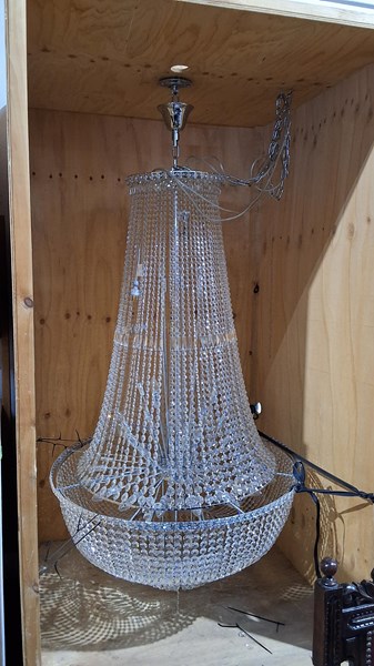 Lot 429 - MANSION CHANDELIER