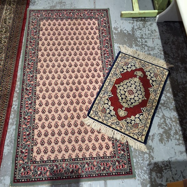Lot 94 - RUGS