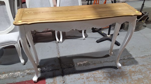 Lot 15 - CONSOLE TABLE