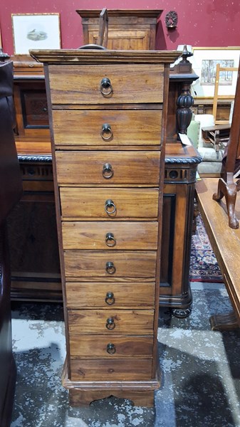 Lot 285 - CHEST OF DRAWERS