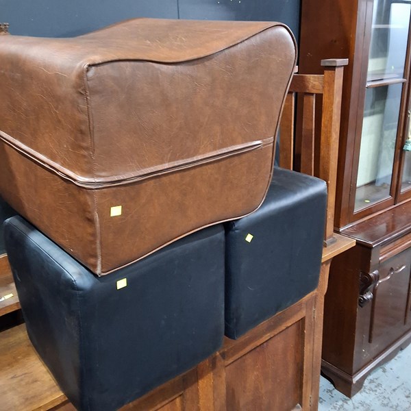 Lot 97 - FOOTSTOOLS
