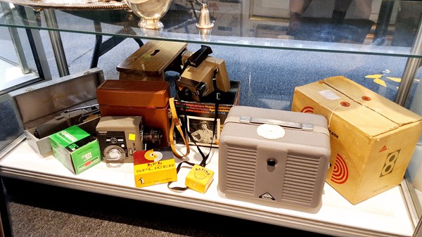 Lot 1193 - CAMERAS & ACCESSORIES