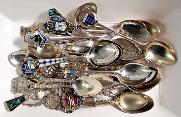 Lot 1048 - SILVER SPOONS