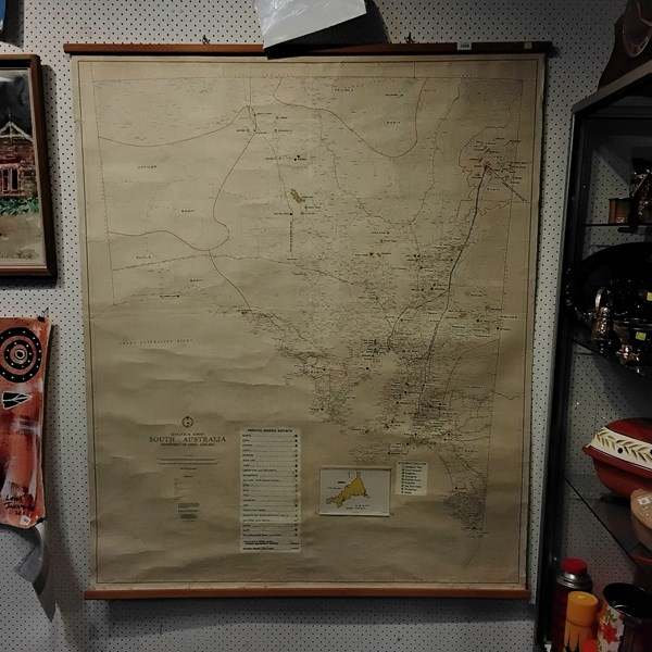 Lot 1059 - VINTAGE MAP