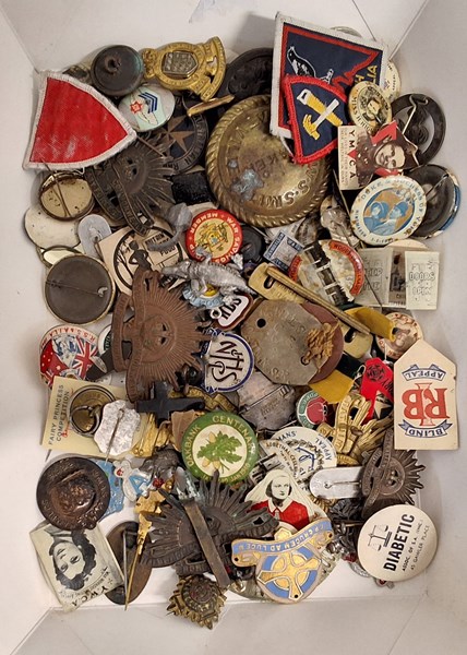 Lot 1056 - VINTAGE BADGES