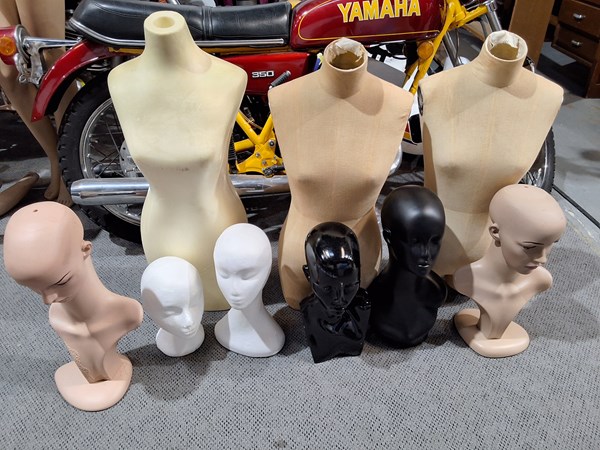 Lot 161 - MANNEQUINS