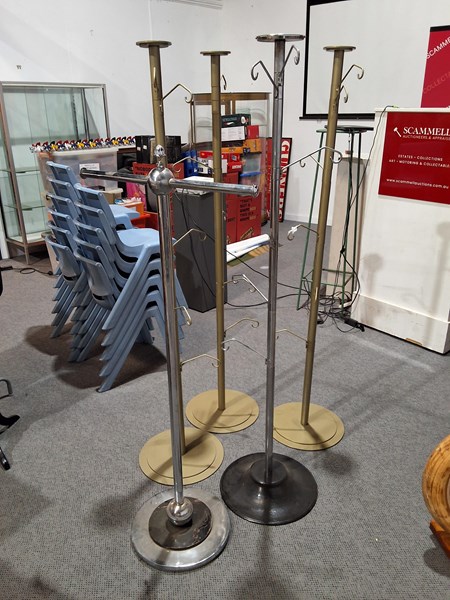 Lot 352 - SHOP RACKS