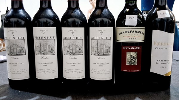 Lot 122 - ASSORTED RED WINES