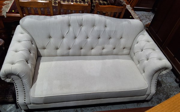 Lot 164 - SETTEE