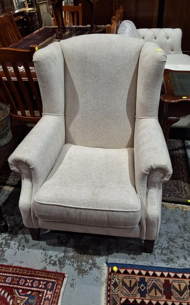 Lot 166 - ARMCHAIR