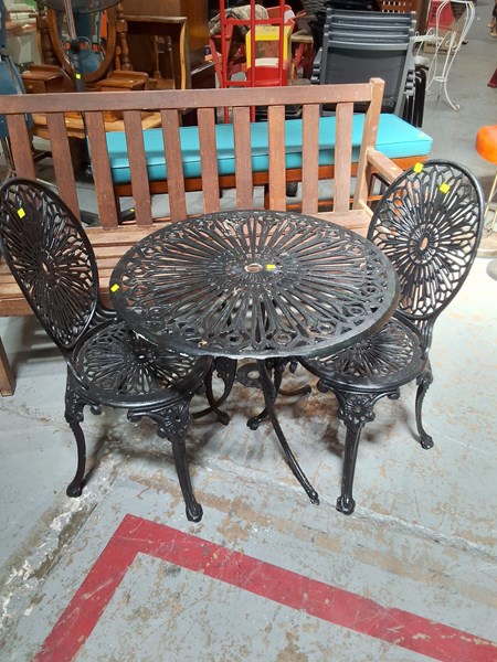 Lot 371 - PATIO SET