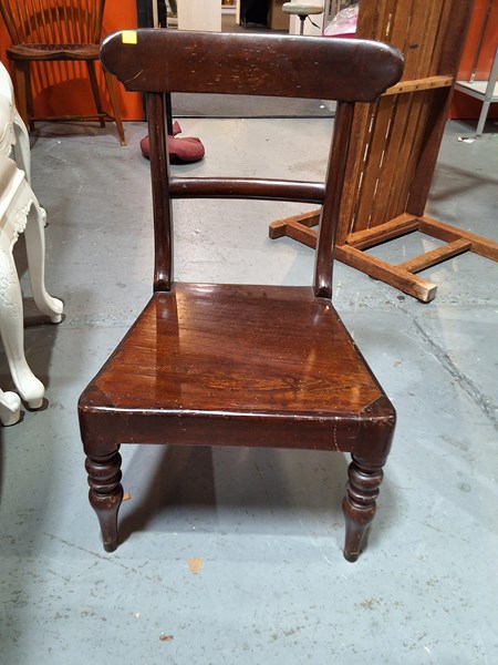 Lot 338 - NURSING CHAIR