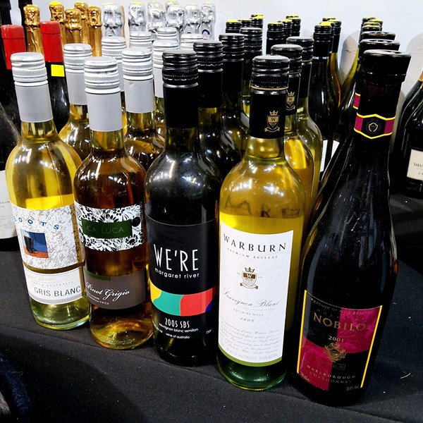 Lot 112 - ASSORTED WHITE WINES