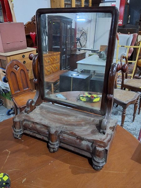 Lot 242 - VANITY MIRROR