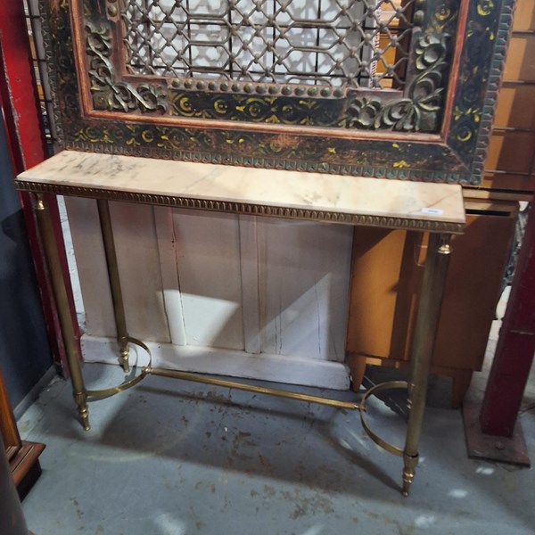 Lot 406 - CONSOLE
