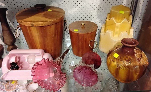 Lot 1311 - VINTAGE HOMEWARES