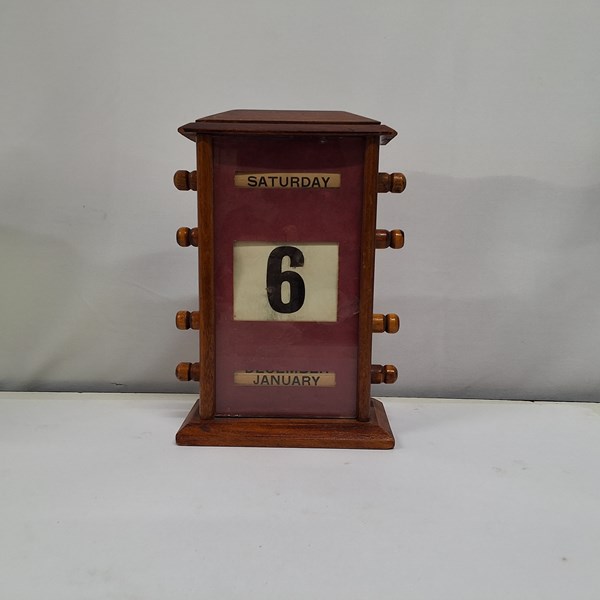 Lot 1273 - DESK CALENDAR