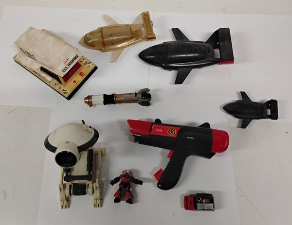 Lot 1258 - VINTAGE TOYS