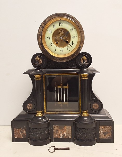 Lot 1096 - MANTEL CLOCK