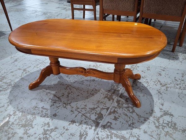 Lot 82 - COFFEE TABLE