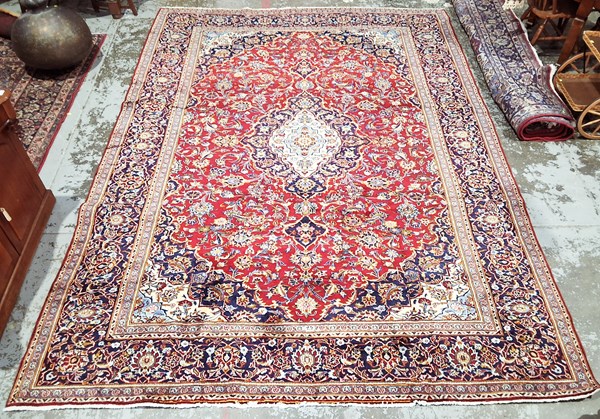 Lot 199 - ISFAHAN RUG