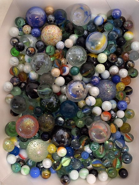 Lot 1244 - MARBLES