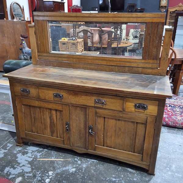 Lot 198 - DRESSING TABLE
