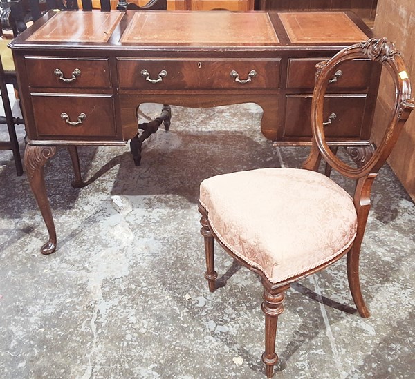 Lot 205 - DESK AND CHAIR