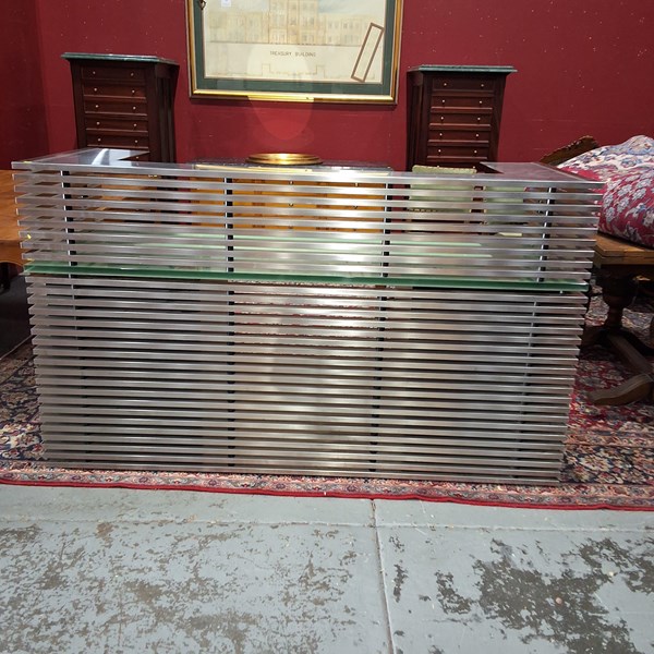 Lot 40 - RECEPTION DESK
