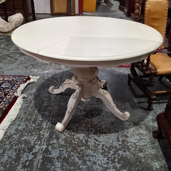 Lot 170 - DINING TABLE