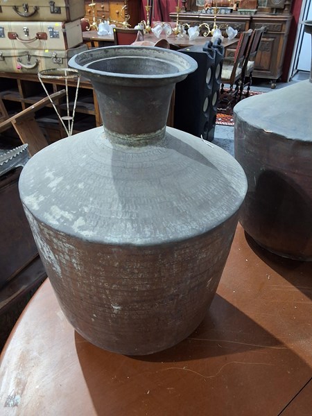 Lot 191 - VESSEL