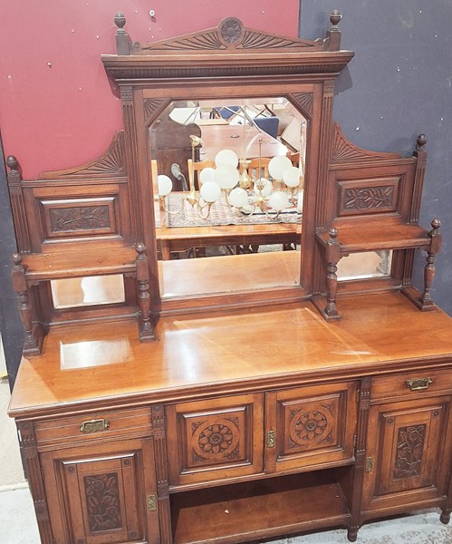 Lot 87 - SIDEBOARD