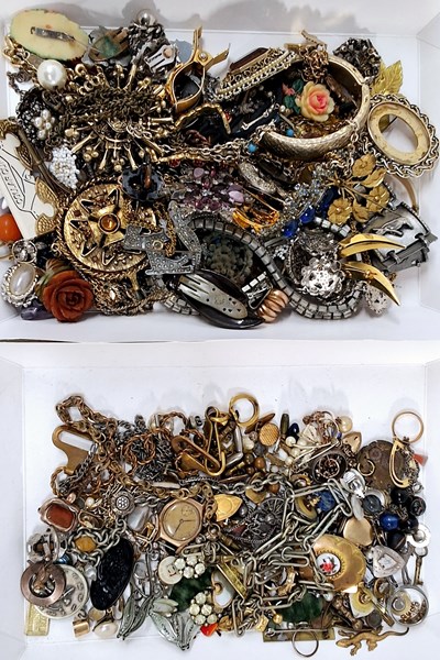 Lot 1087 - JEWELLERY