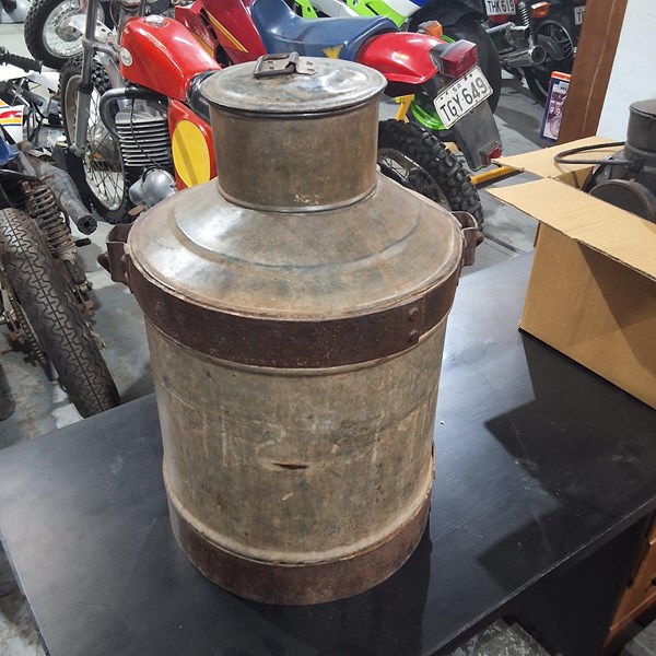 Lot 191 - MILK CAN
