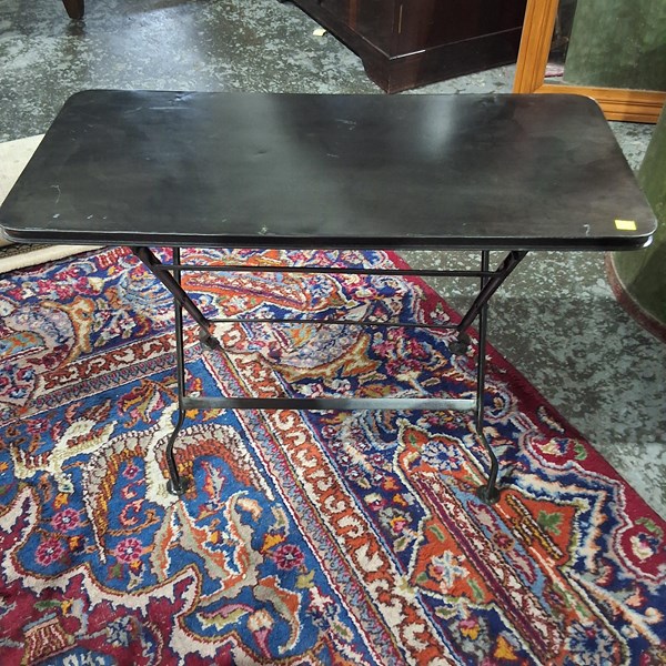 Lot 188 - TABLE