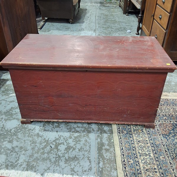Lot 114 - BLANKET BOX