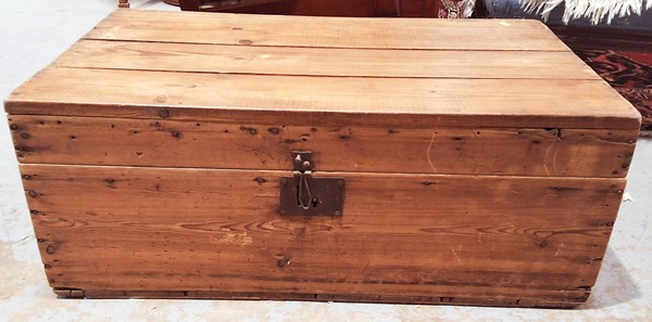 Lot 262 - TRUNK