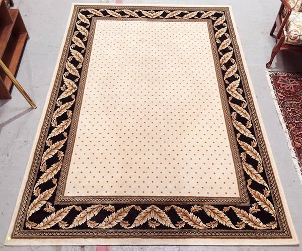 Lot 207 - RUG CARPET