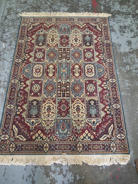 Lot 116 - RUG