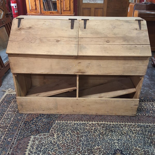 Lot 233 - FLOUR BIN
