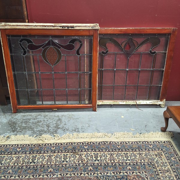 Lot 68 - WINDOWS