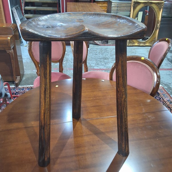 Lot 74 - STOOL
