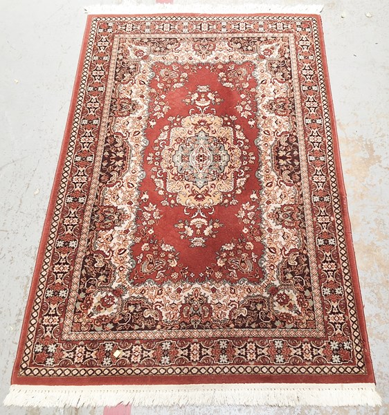 Lot 453 - RUG