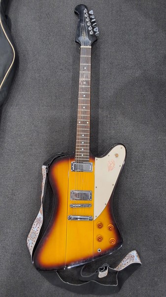 Lot 1211 - TOKAI FIREBIRD GUITAR