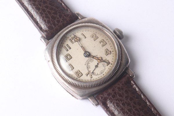 Lot 1033 - MILITARY WATCH