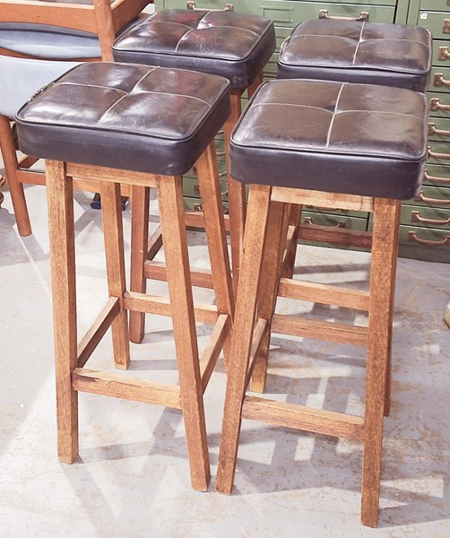 Lot 298 - BAR STOOLS