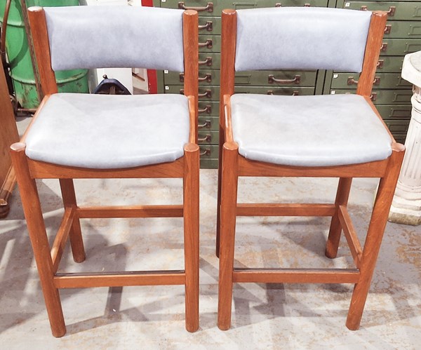 Lot 299 - BAR STOOLS